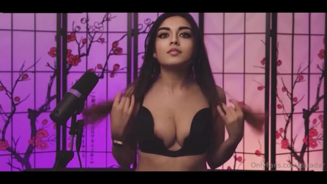 Zara Dar Zaradar Onlyfans undress shows off her big boobs